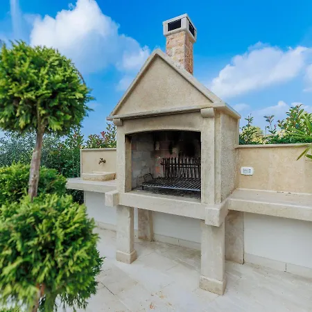 Nini By Interhome Bibali