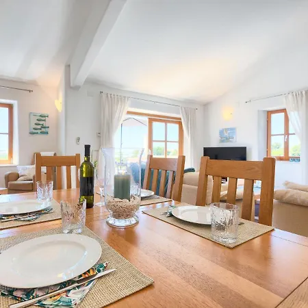 Hébergement de vacances Nini By Interhome