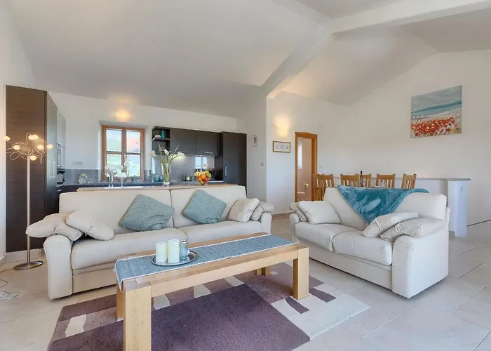 Holiday home Holiday Home Nini By Interhome